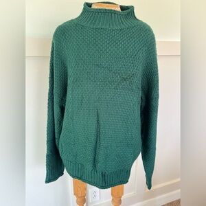 Emerald Green jewel tone Knit long sleeve Sweater size large with smocked neck